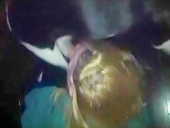 Rusa cachonda con gran perro